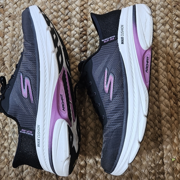 Skechers GoRun Women's Black and Purple Slip-Ins Sneakers with ArchFit - Picture 4 of 5